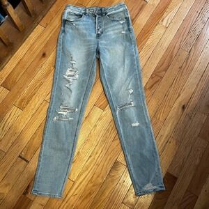 American Eagle Size 2 Long Stretch High Rise Mom Jean Distressed Light Wash